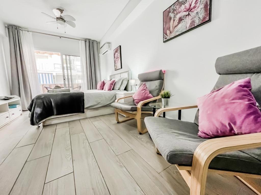 Reformed Studio Apartment In Central Nerja 3K Luaran gambar